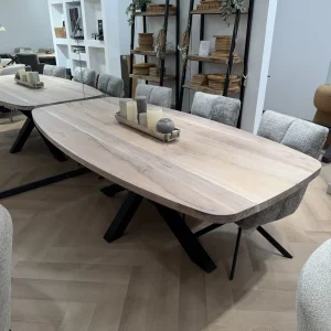 Deens ovale eiken tafel met matrix poot