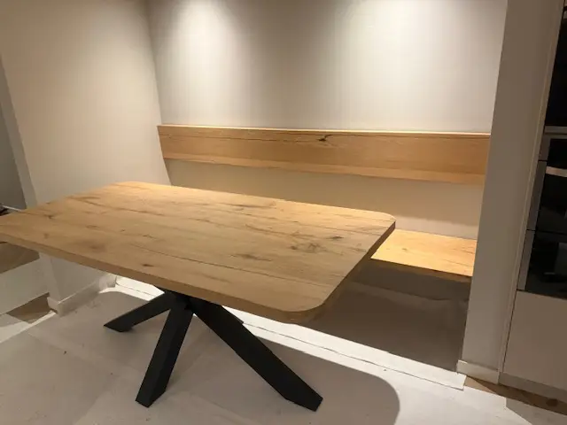 Eiken rechte tafel met afgeronde hoeken en Matrix poot - Afbeelding 2